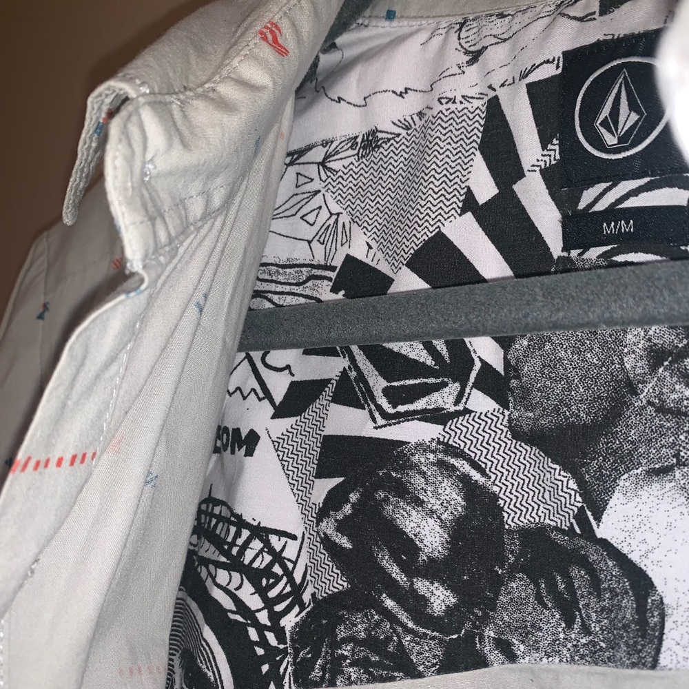 Volcom button up. - Picture 3 of 5